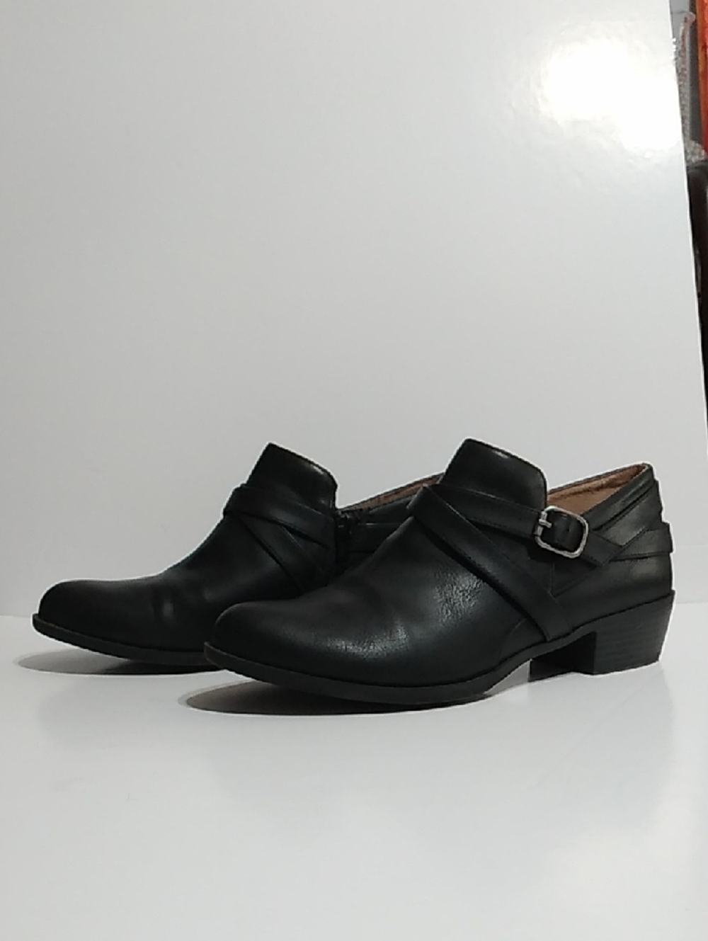 Life Stride Women's Black Leather Heel Shoes Slip-On with side zipper